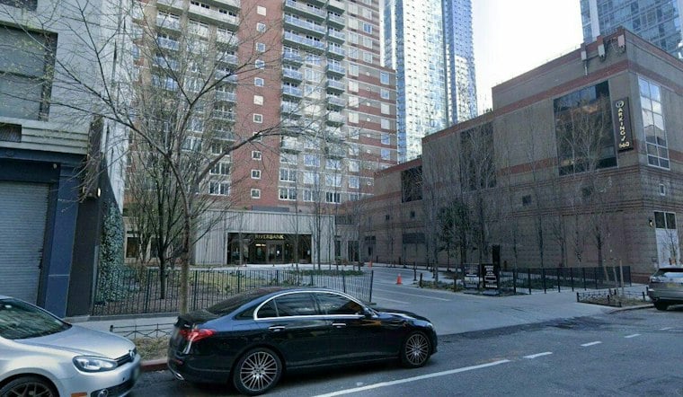 JPMorgan Grabs 418-Unit Hell's Kitchen Tower From Barings for $243.5M