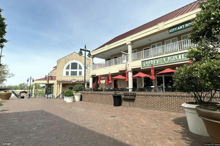 Juicy Dumpling Opens at University City’s Boardwalk