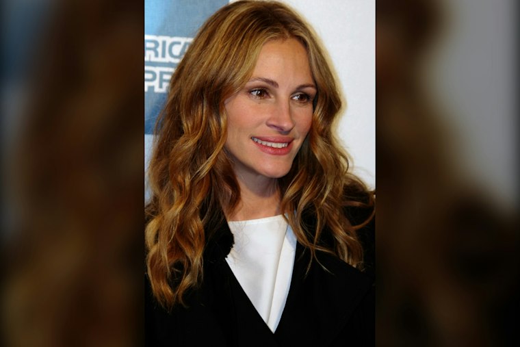 Julia Roberts and Paul Rudd Reunite on Broadway in Silent Retreat Comedy
