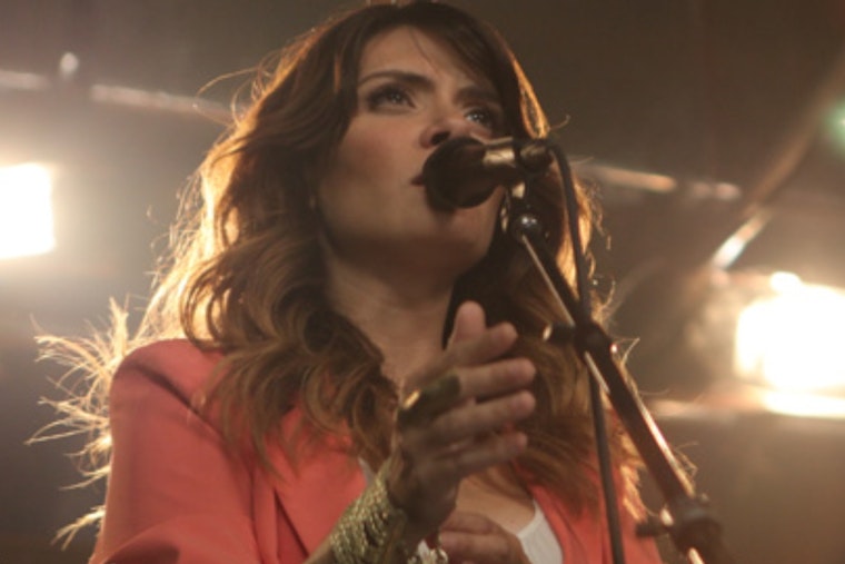 Kany García Brings Puerta Abierta Tour to San Jose Civic