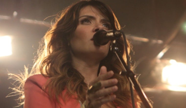 Kany García Brings Puerta Abierta Tour to San Jose Civic