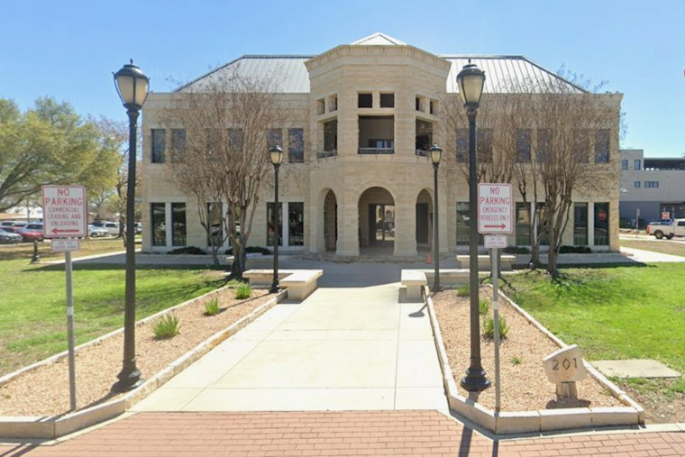 Kendall County Commissioners Vote Themselves 6.1% Raises on 3-2 Split