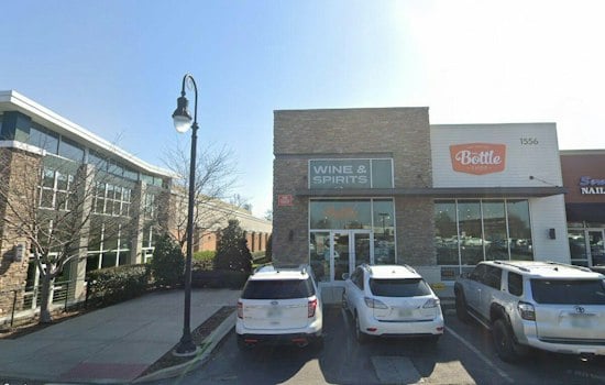 Kendra Scott Reopens Franklin Store With Free Scarves, Fresh Redesign