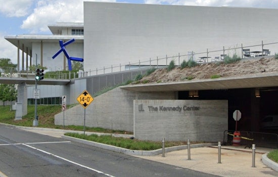 Kennedy Center Crane Shuts Down Parkway Lane to Haul Away 'Blue' Statue