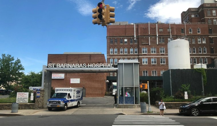 Man, 60, Slashed From Behind on Sedgwick Avenue, Attacker Still at Large