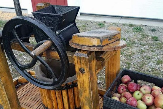 Kirtland Farmpark Turns Corn Maze and Cider Press Loose for Apple & Honey Weekend