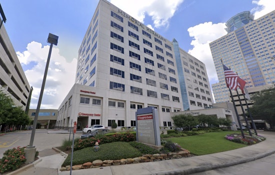 Knife-Wielding Man Shot by Guard at Memorial City ER, Now Critical