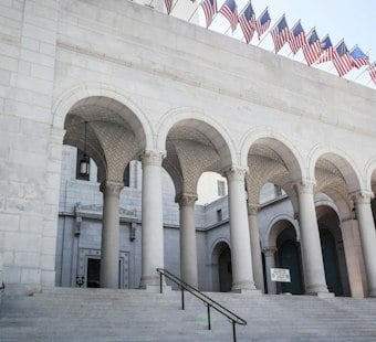 LA Council Weighs Legal Aid, Rental Help for Salvadorans Amid TPS Uncertainty