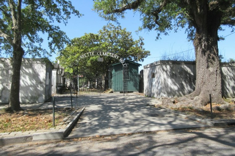 Lafayette Cemetery No. 1 Reopens Oct. 1 After 7 Years, Bans Ghost Tours