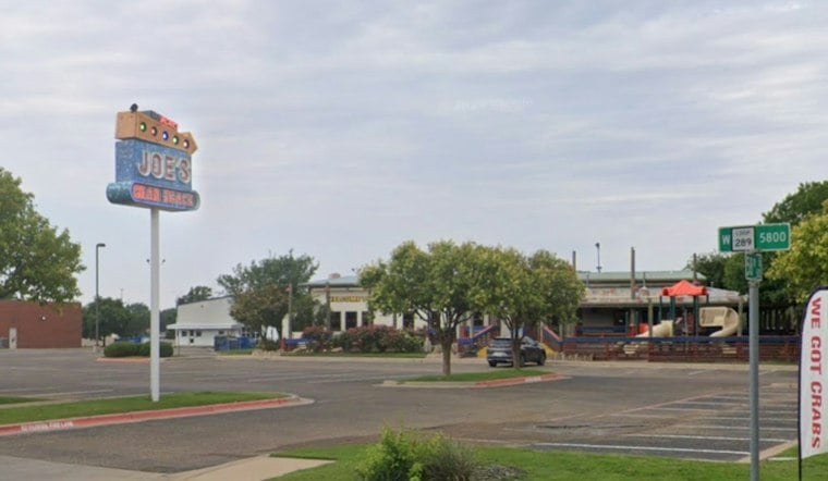Landmark Bar & Kitchen Opens Sept 28 at Loop 289 in Former Joe's Crab Shack