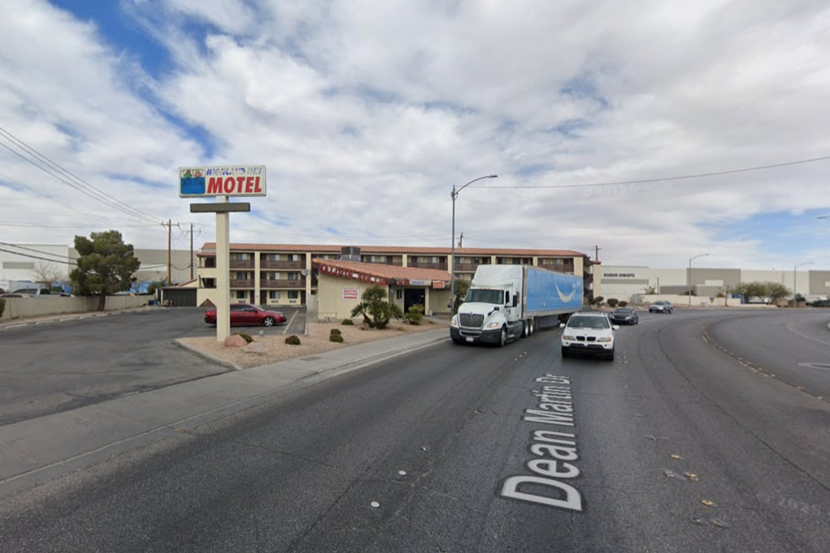 Las Vegas Motel Standoff Suspect Pleads Guilty to Two 2021 Murders