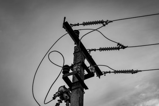 Lightning Bolt Knocks Out Power Near Vancouver's In-N-Out, Snarls Mill Plain