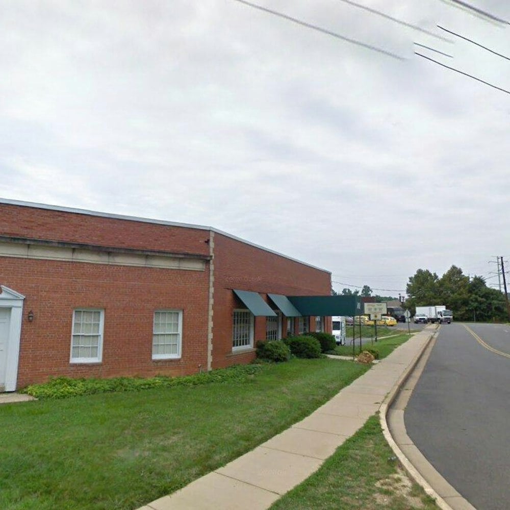 Lil' Cakes & Creamery Opens Eighth Shop at Falls Church's Founders Row