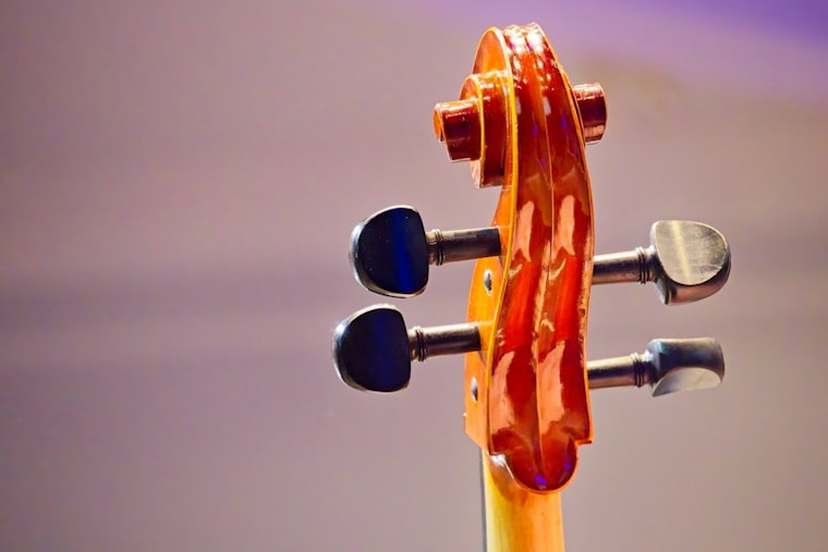 Loma Linda Doctor Plays Bach on Cello to Calm Veteran Before Amputation