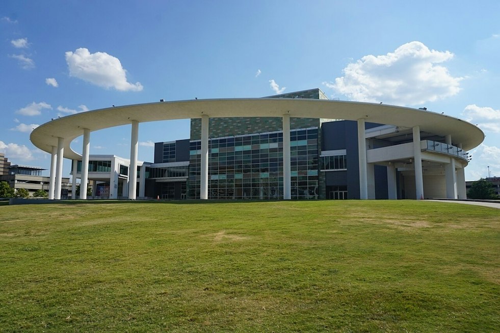 Long Center's Free Community Day Returns Sept 19 to Honor Teresa Lozano Long