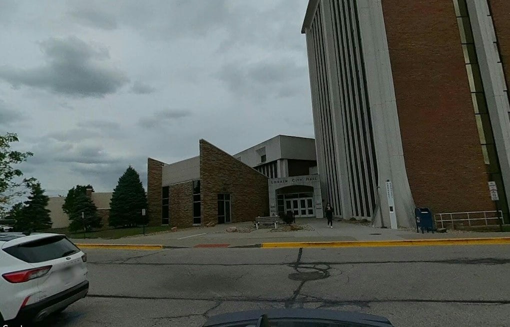 Lorain Streetlight Outages Leave Hundreds of Poles Dark, Residents Fear for Safety