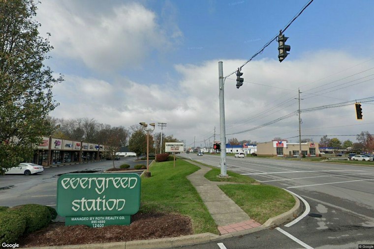 Louisville Man, 27, Dies Crossing Shelbyville Road as Driver Cooperates