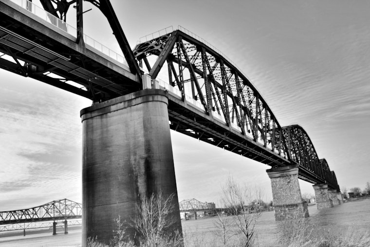 Louisville Officer Talks Man Back From Big Four Bridge Ledge After Nearly an Hour