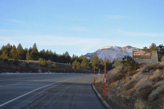 Mammoth Lakes Gets First Snowliage of the Season as Fall Colors Meet Dusting of Snow