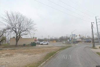 Man, 39, Stabbed Near Downtown San Antonio; Suspect Flees