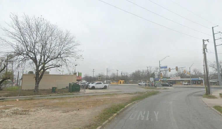 Man, 39, Stabbed Near Downtown San Antonio; Suspect Flees