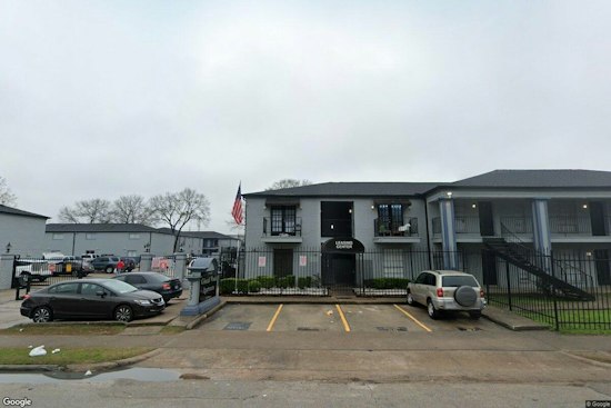 Man Fatally Shot Outside Southwest Houston Apartments