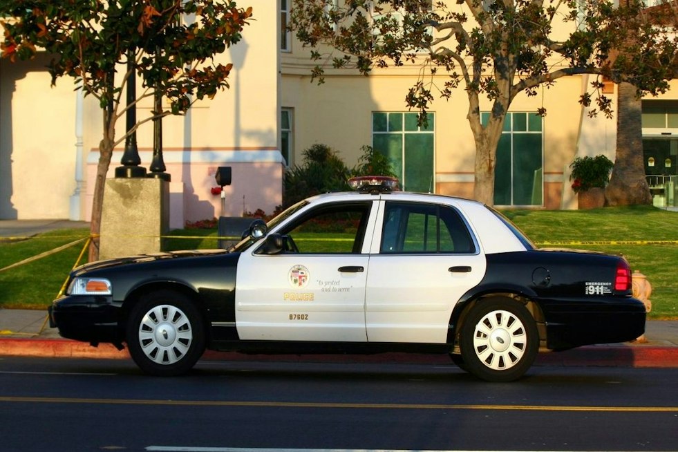 Man Fatally Stabbed Near Watts Park, Authorities Search for Suspect