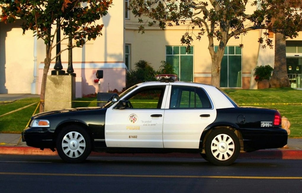 Man Fatally Stabbed Near Watts Park, Authorities Search for Suspect