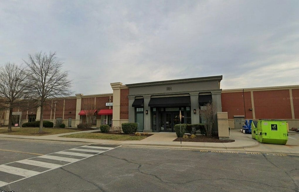 Man Found Dead In Crashed Car At Stony Point Mall, Police Investigating