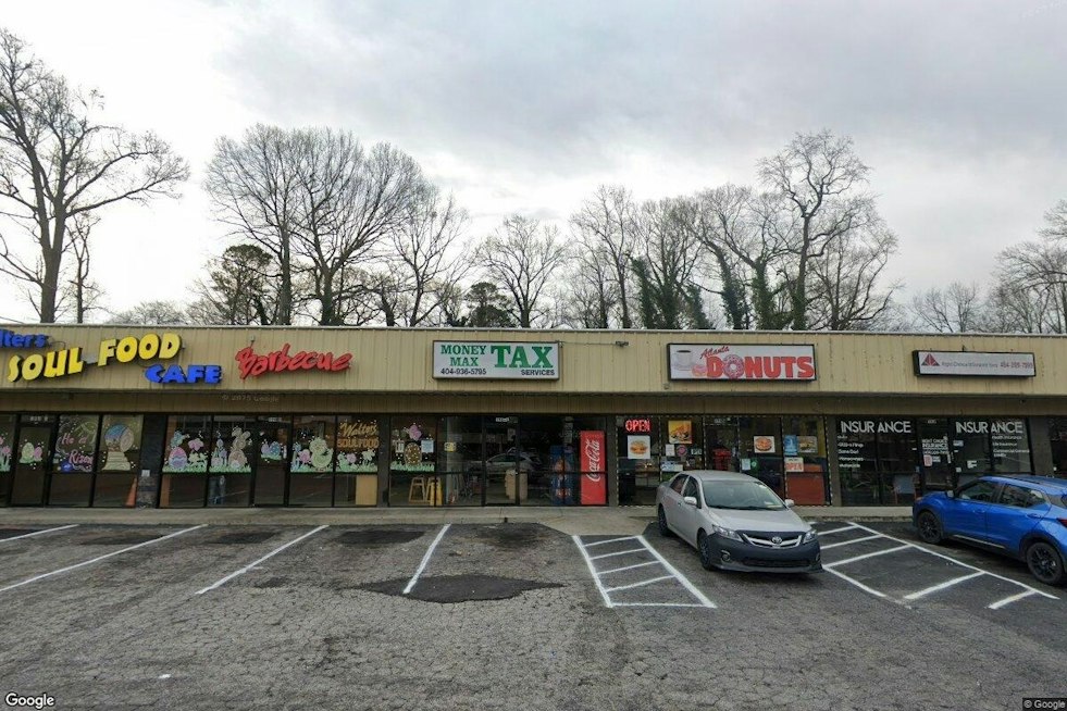 Man Found Dead in Rooftop Vent at South Atlanta's Walter's Soul Food Cafe