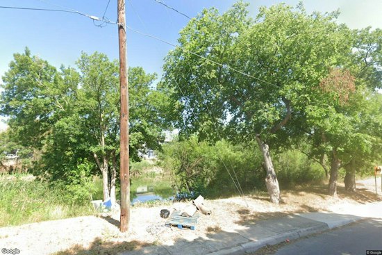 Man Found Dead in San Antonio River, Passersby Pulled Him From Water