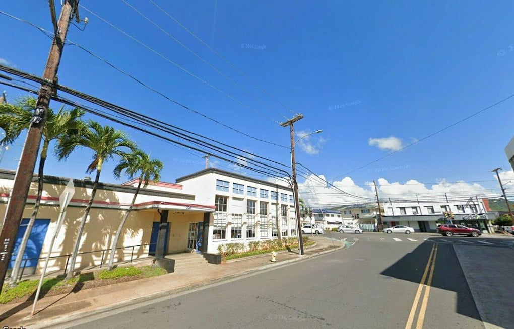 Man in His 60s Hospitalized in Serious Condition After Kalihi Stabbing