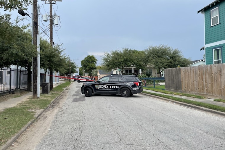 Man Killed in Near Northside Shooting as Suspect Runs From Cottage Street Scene