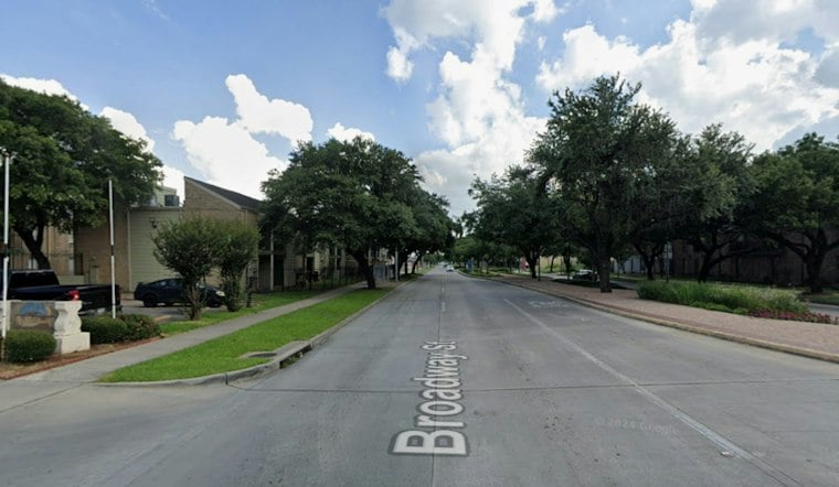 Man Killed Through Bedroom Window at Broadway Complex With Bloody Past