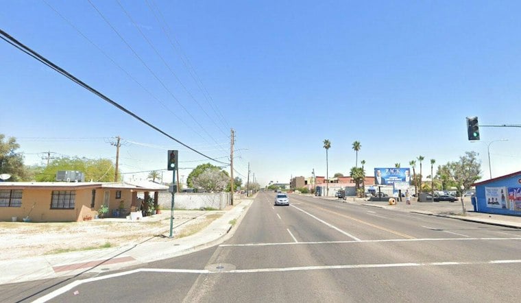 Man Seriously Hurt in Central Phoenix Crash, 27th and Campbell Avenues Closed