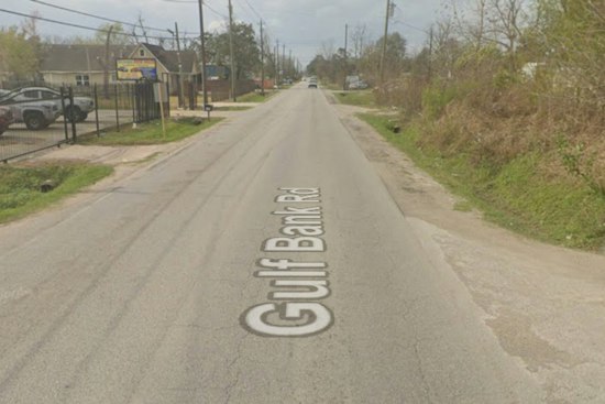 Man Shot Dead on Gulf Bank Road as Gunman Flees, Deputies Say