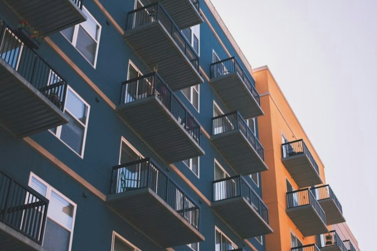 Manhattan Rent Hits $5,285 as Studios Now Cost What 1-Beds Did in 2022