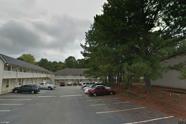 Marietta Man, 43, Accused of Luring Child Into Bed at South Cobb Drive Motel