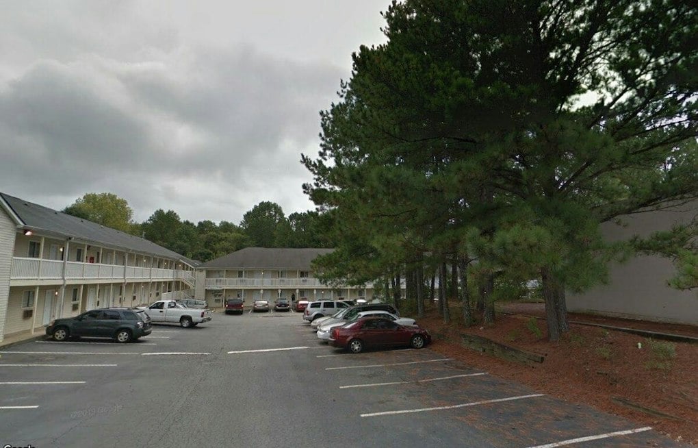 Marietta Man, 43, Accused of Luring Child Into Bed at South Cobb Drive Motel