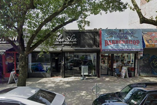 Masked Robber Strips $100K in Jewelry From Man on Kingsbridge Street