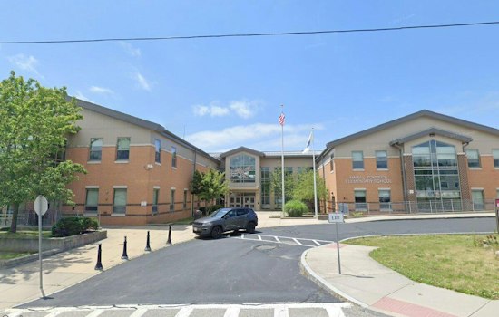 Massachusetts Dangles $1M as More Districts Lock Up Student Phones