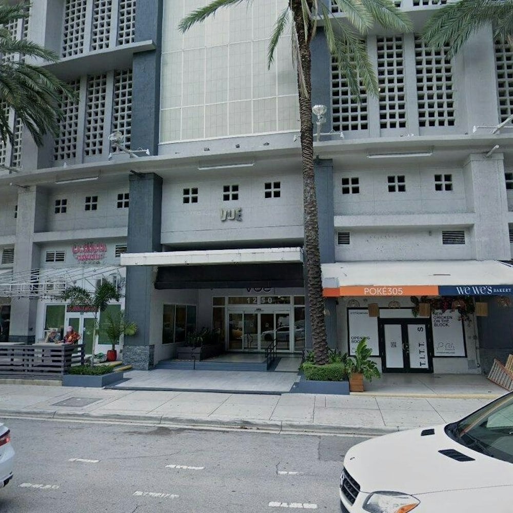 Miami Native Brings Smash Burgers, Chorizo and Late-Night DJ Sets to Brickell