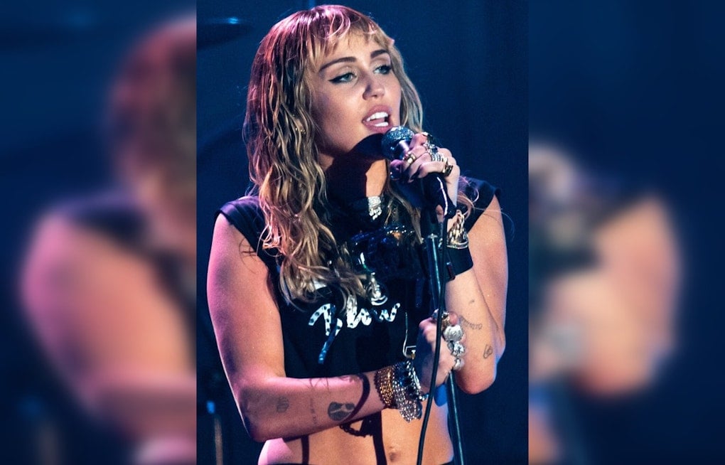 Miley Cyrus to Make Hollywood Bowl Debut Days After Dolly Parton's Death