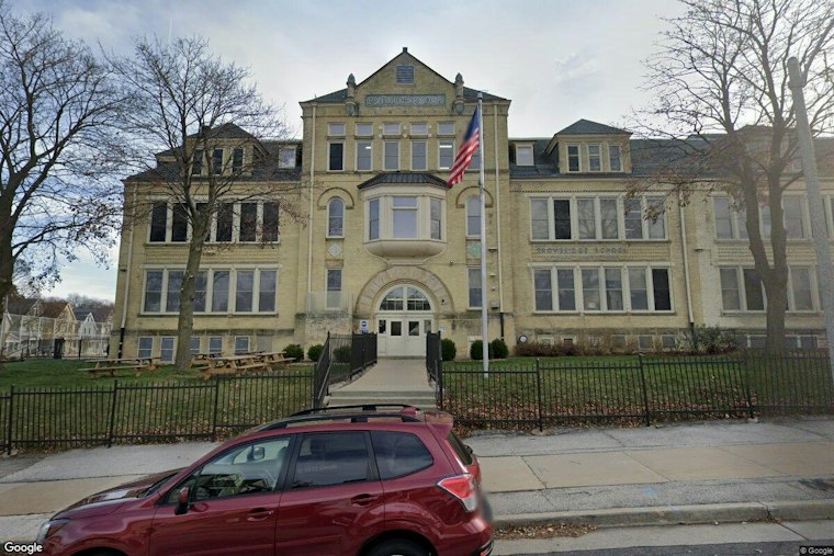 Milwaukee Paraprofessional Charged After Scratching Student's Neck