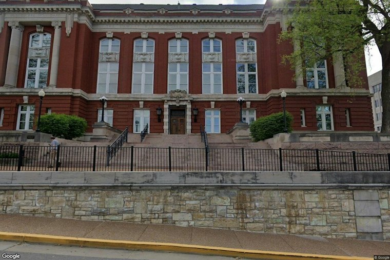 Missouri AG Hits Polymarket, Kalshi, Robinhood With Betting Crackdown