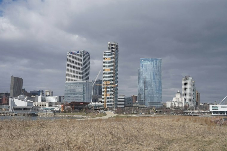 Morning Boomers, Rough Surf Slam Milwaukee as Storms Whip Lake Michigan