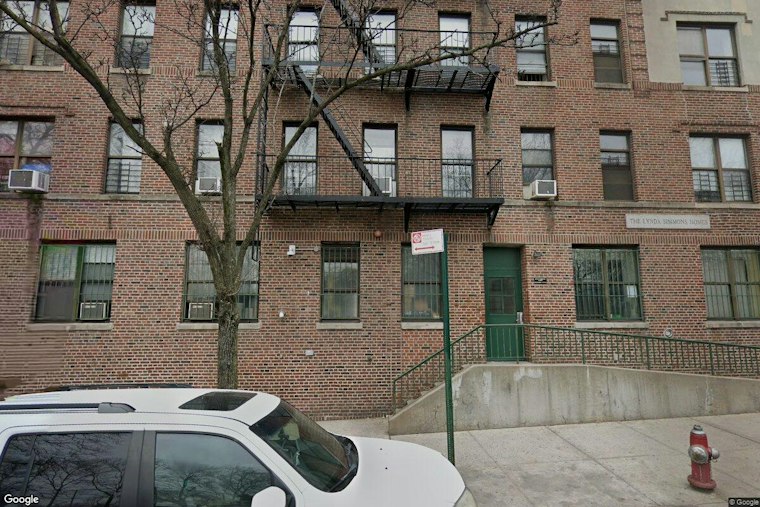 Morrisania Teen, 15, Stabbed in Leg After Verbal Dispute, Attacker Flees