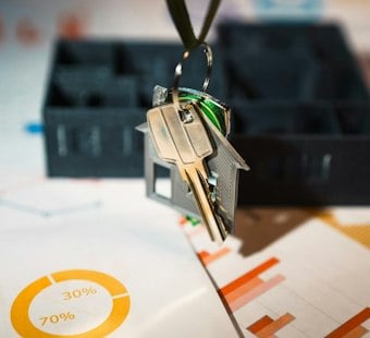 Mortgage Rates Top 7%, Squeezing Buyers Nationwide