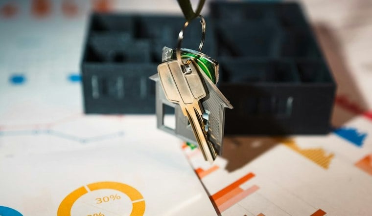 Mortgage Rates Top 7%, Squeezing Buyers Nationwide