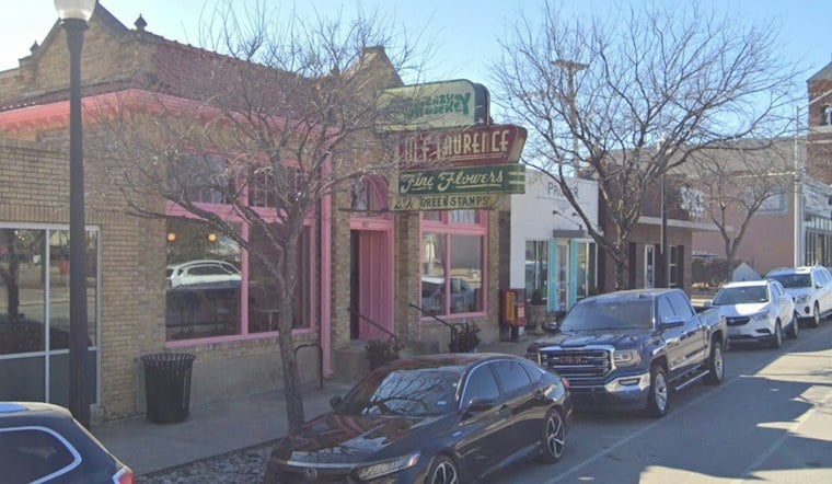 Mother-Daughter Duo Turns Food Truck Into Fort Worth's Pink-Hued Hit, Cafecito